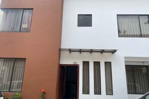 EN VENTA HERMOSA CASA GRANDE TRES PISOS SECTOR MACHANGARA 1