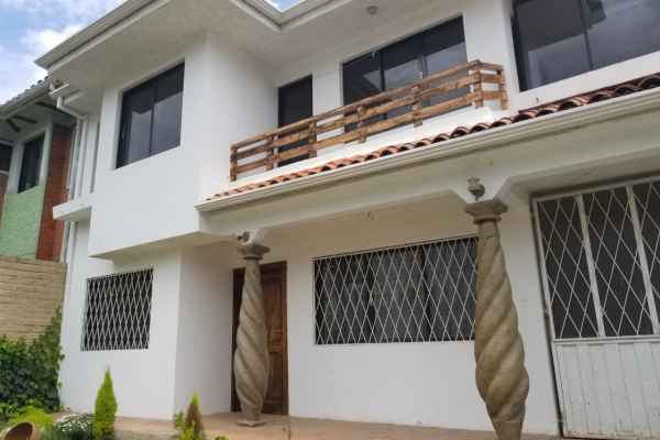 SE VENDE CASA UBICADA EN SAN JOAQUIN CON MINI DEPARTAMENTO