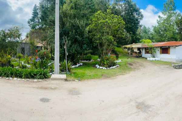 CASA EN VENTA EN CUENCA DENTRO DE CONDOMONIO SECTOR TARQUI