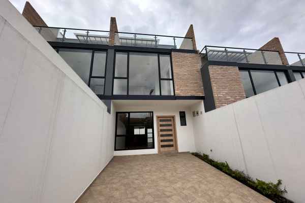 CASA POR ESTRENAR EN VENTA MODERNA, UBICADA EN MISICATA